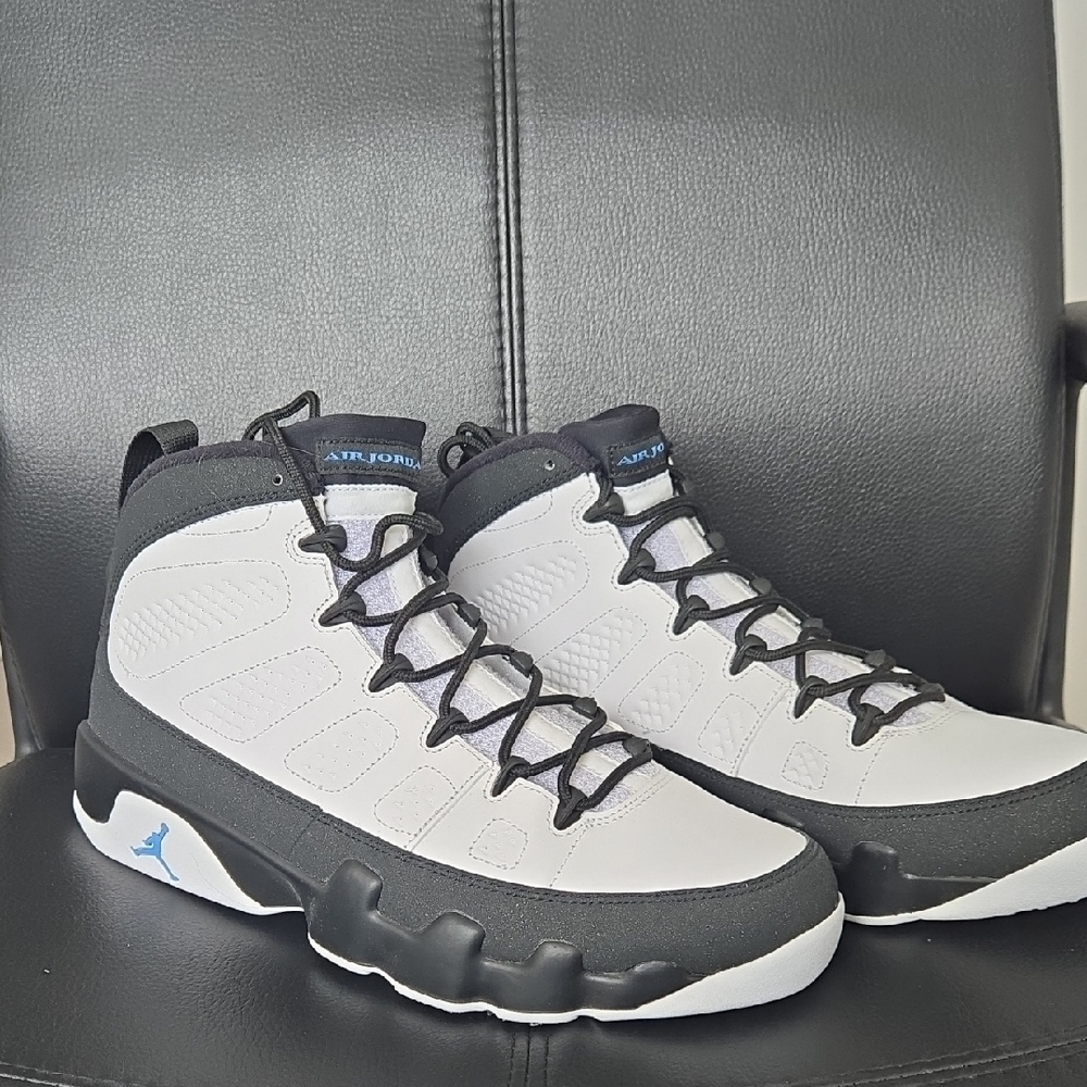 Air Jordan 9 Retro University Blue